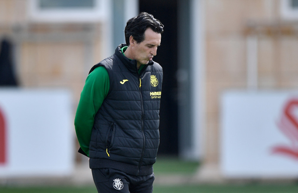 包含转会期体能课后，比利亚雷亚尔更衣室发声备战社区盾，目标明确，年轻球员得到机会的词条